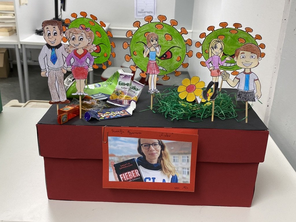 Bücher im Schuhkarton
